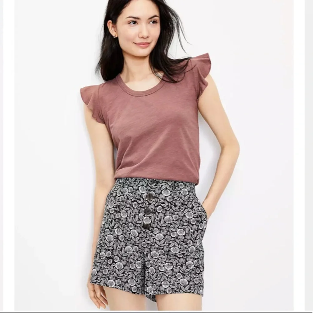 NWT LOFT‎ Women's Button Front Structured Shorts In Palm Leaf